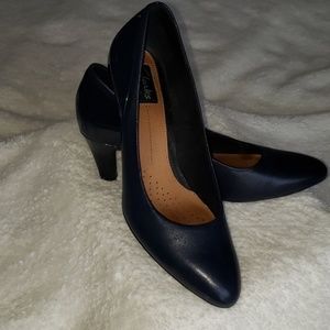 Sz 9 m navy pumps